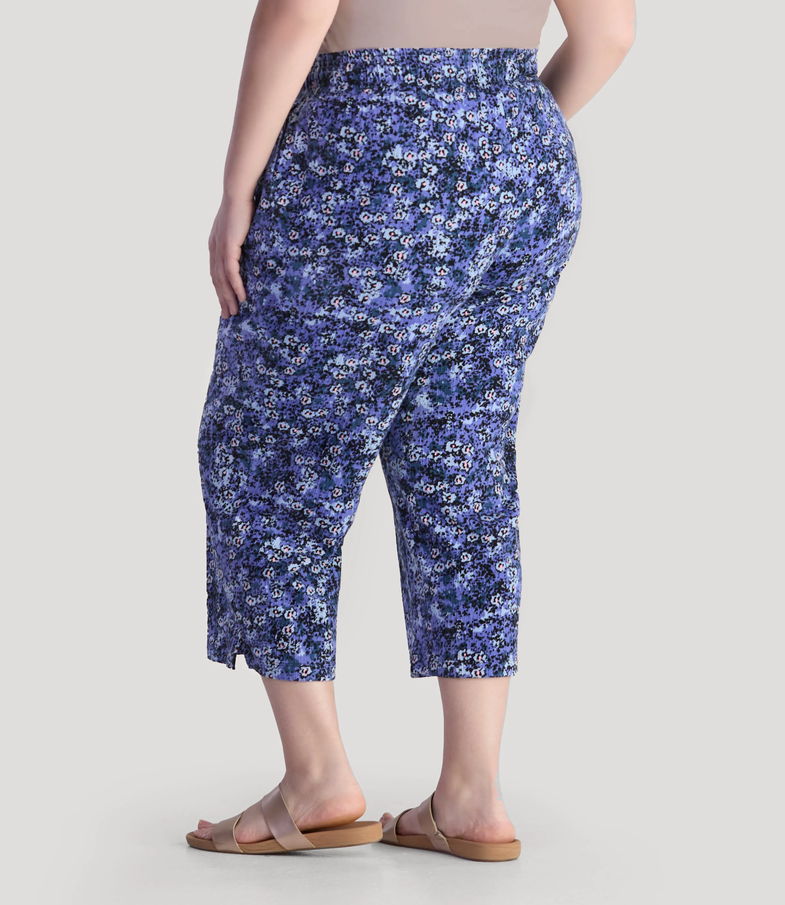 EZ Style Cottons Pocketed Capris Blue Meadow Print