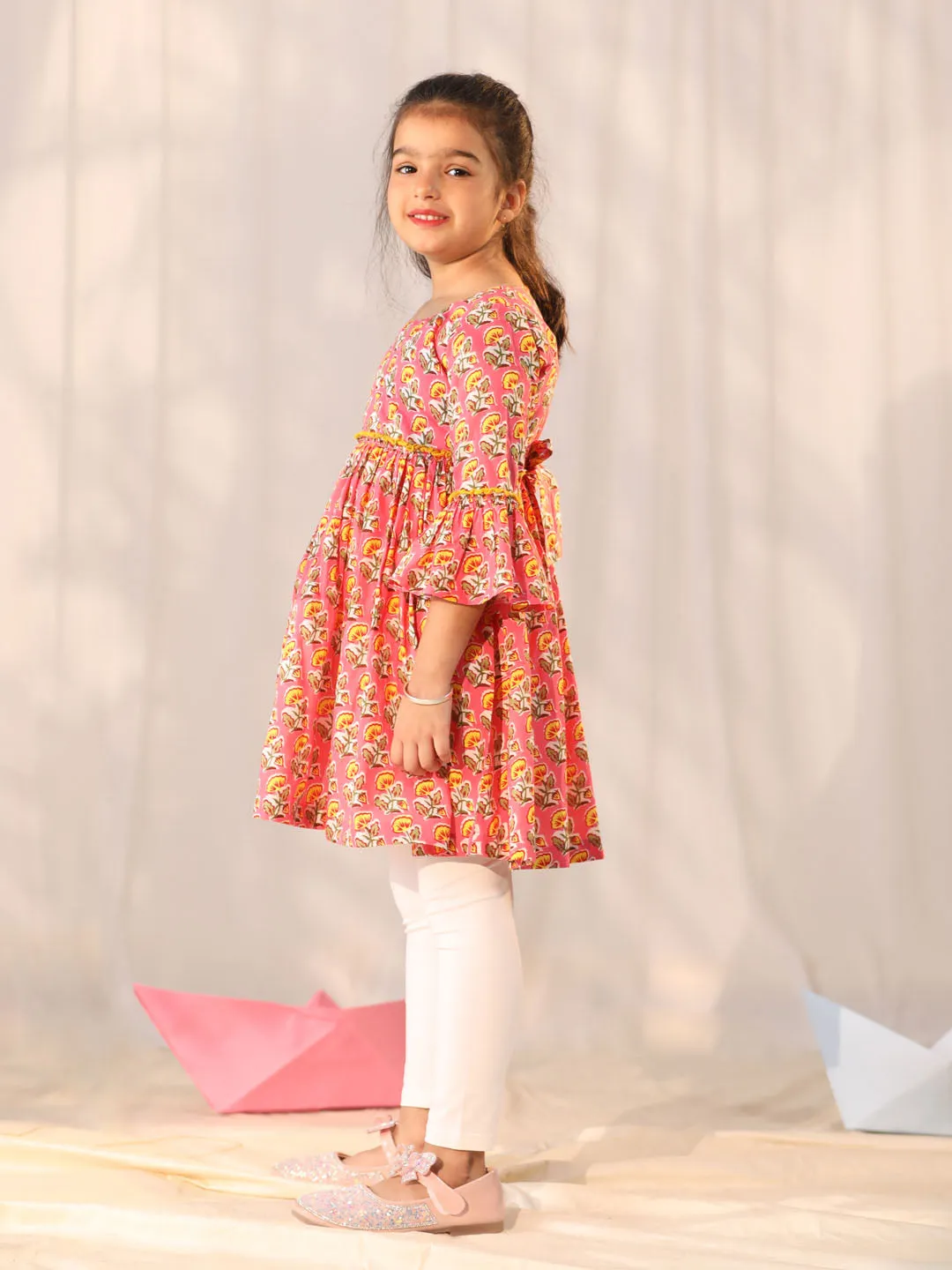 Jashvi Girls' Pink and White Kurta Leggings Set
