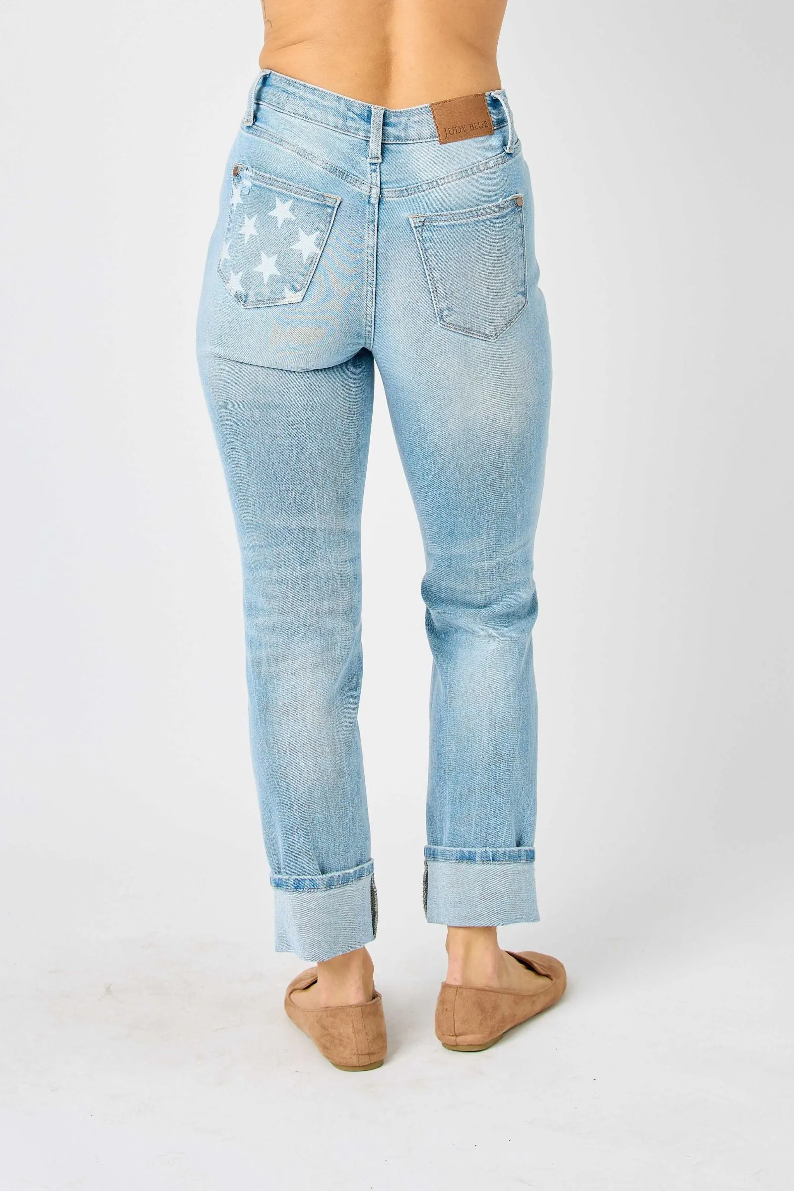 Judy Blue Reg/Plus Mid Rise Americana Flag Cuff Boyfriend Capris