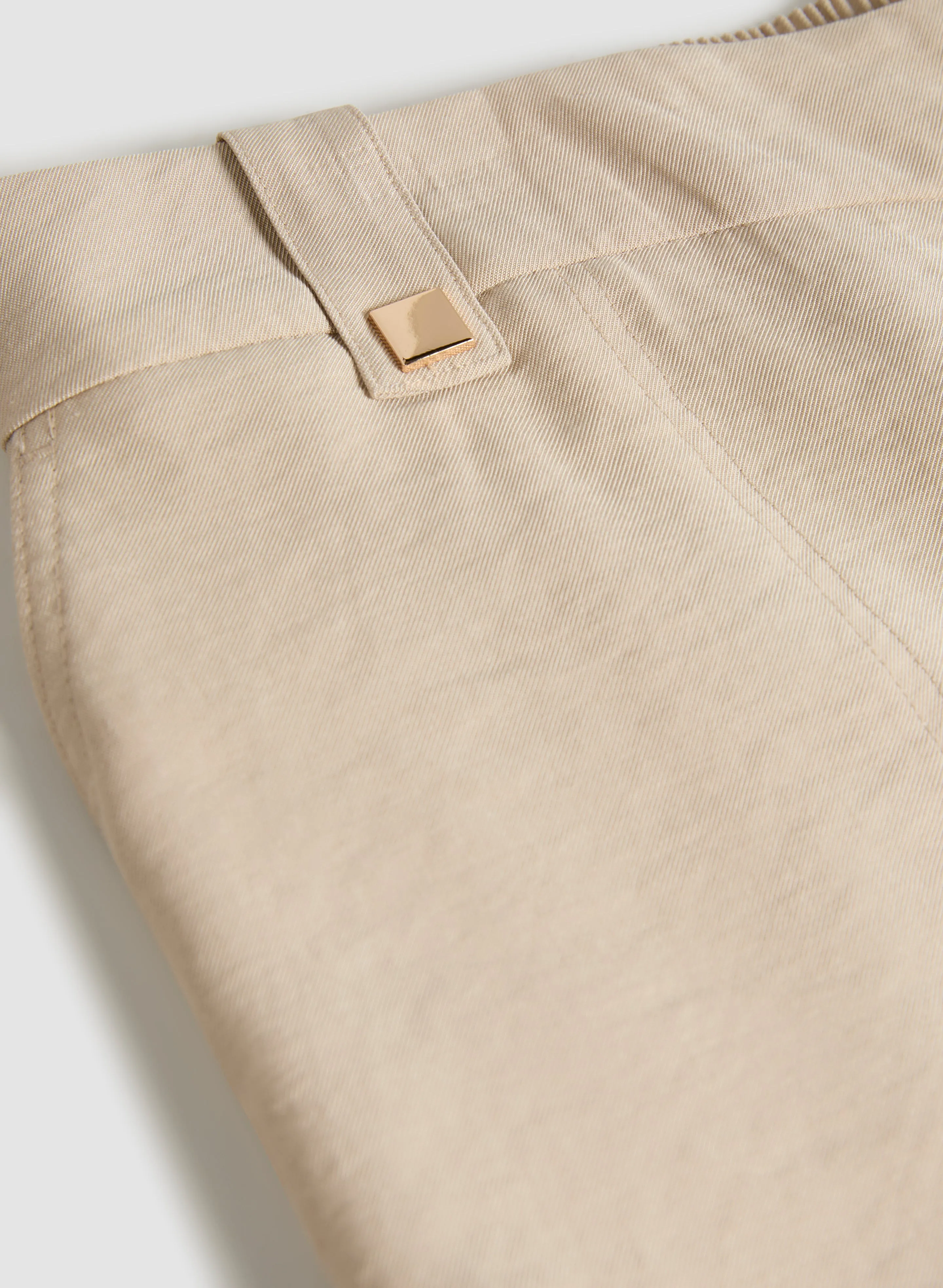 Pull-On Straight Leg Capris