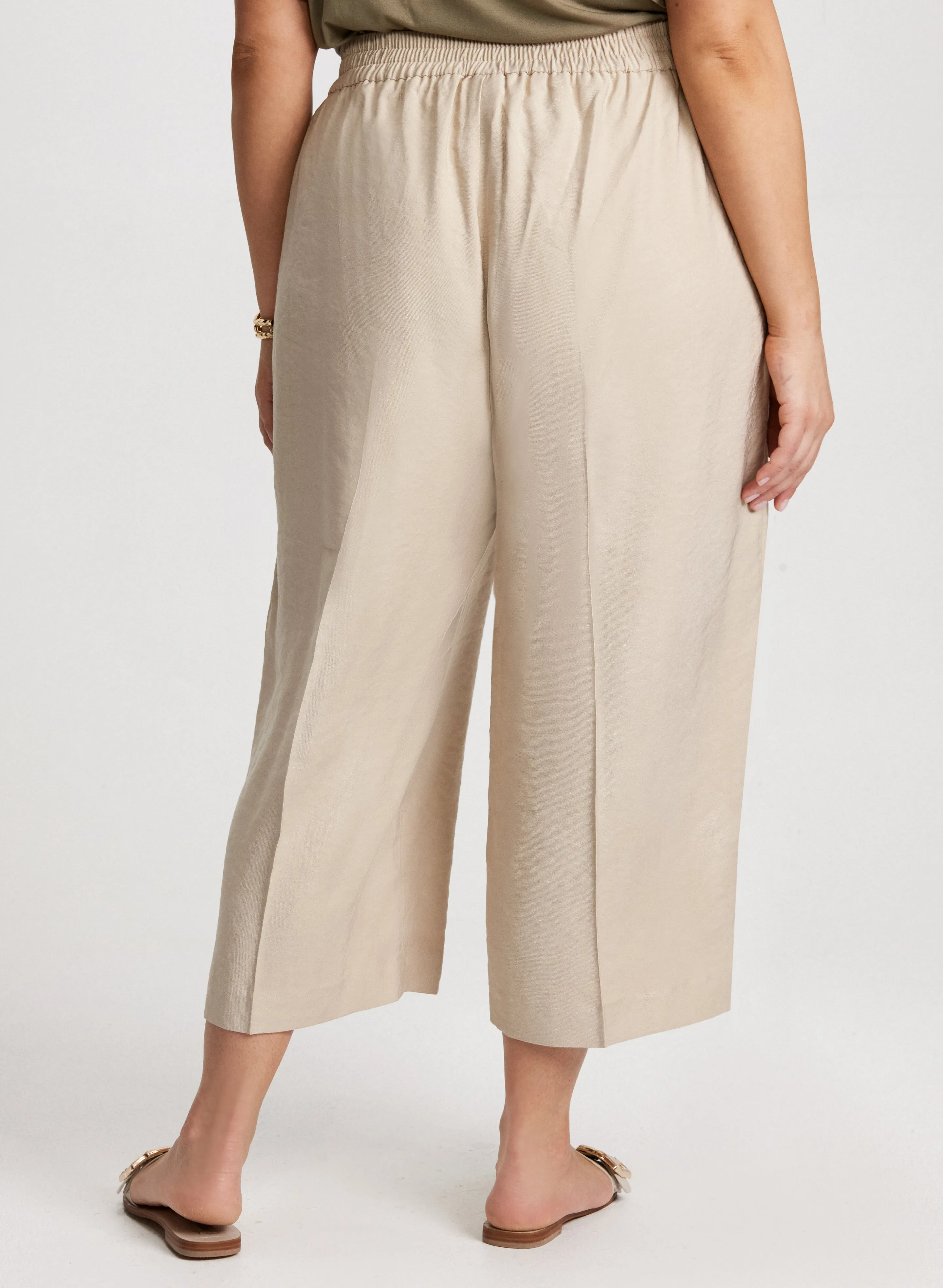 Pull-On Straight Leg Capris
