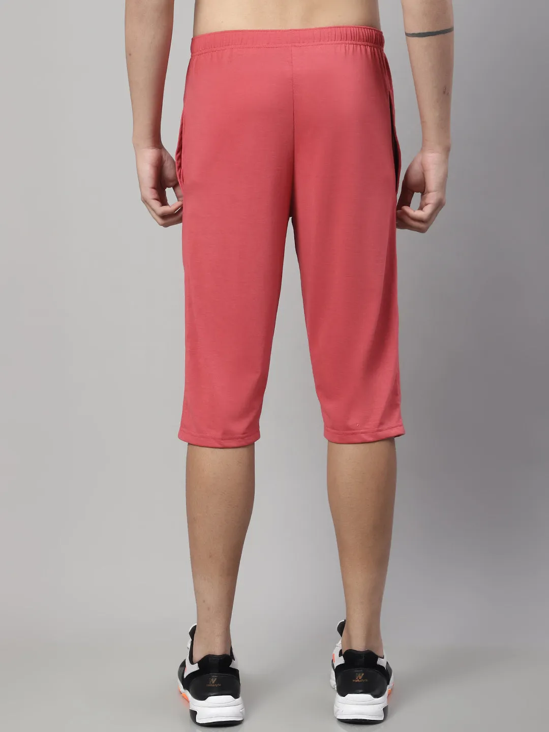 Vimal Jonney Pink Regular fit Cotton Capri for Men